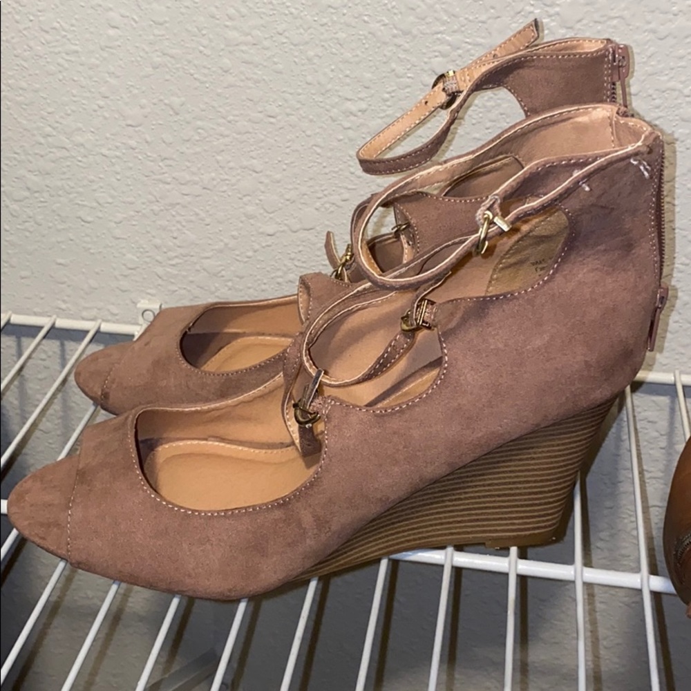 Size 10 Report shoes